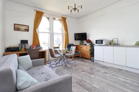 1 bedroom apartment for sale, Victorian apartment in central Clevedon location