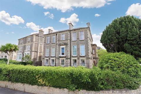 2 bedroom apartment for sale, Hall floor apartment close to Clevedon seafront