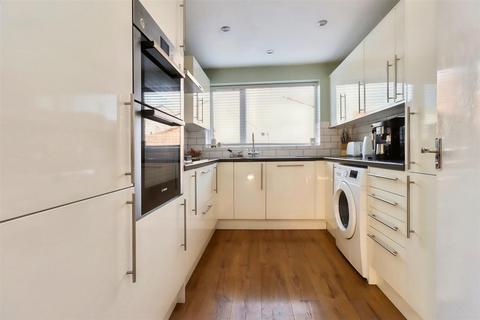 102 Cannons Gate, Clevedon, BS21 5HZ