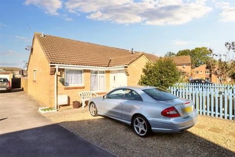 1 bedroom semi-detached bungalow for sale, Within a cul de sac close to Clevedon riverbank walks