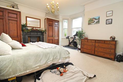 2 bedroom apartment to rent, The Drive, Hove