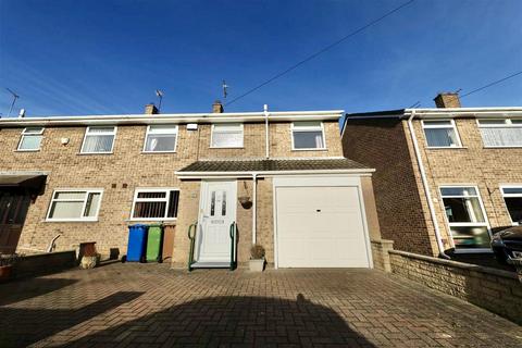 4 bedroom semi-detached house for sale, Saxondale, Hull