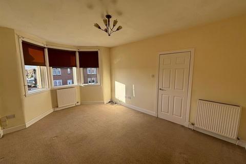 3 bedroom flat to rent, Earnock Avenue, Motherwell