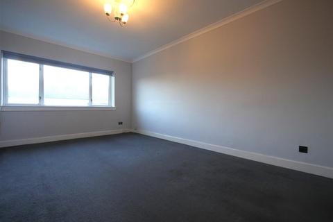 3 bedroom flat to rent, Kirkoswald Road, Glasgow