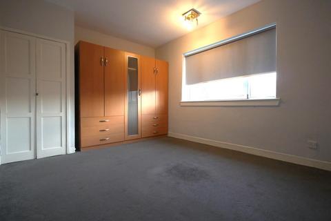 3 bedroom flat to rent, Kirkoswald Road, Glasgow