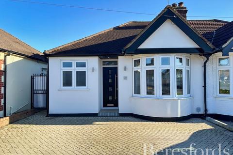 107 Alma Avenue, Hornchurch, RM12 6BS