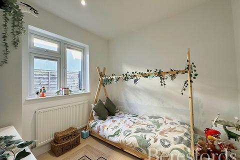 107 Alma Avenue, Hornchurch, RM12 6BS