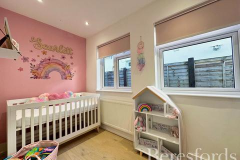 107 Alma Avenue, Hornchurch, RM12 6BS