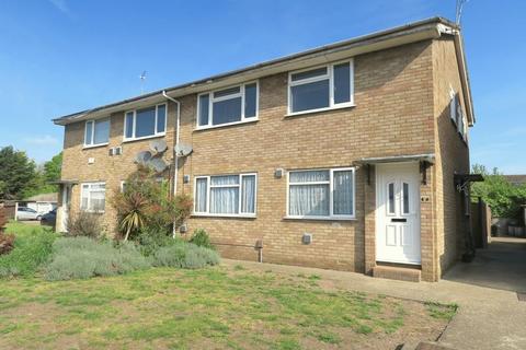 2 bedroom maisonette to rent, Peninsular Close, BEDFONT, TW14