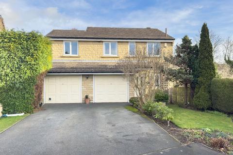 5 bedroom detached house for sale, Burns Court, Batley, WF17 9JZ