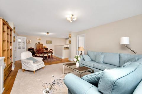 2 bedroom flat for sale, Kings Drive, Midhurst GU29