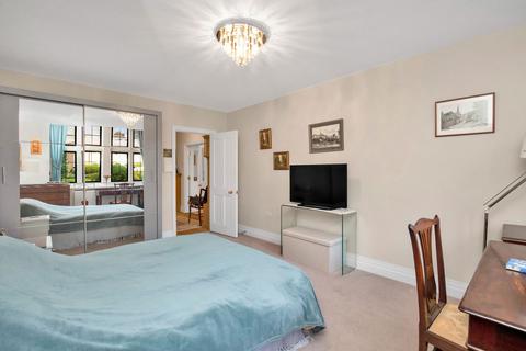 2 bedroom flat for sale, Kings Drive, Midhurst GU29