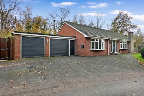 2 bedroom detached bungalow for sale, Badgers Oak, Mill Lane, Drakes Broughton, Pershore, Worcestershire.  WR10 2AF