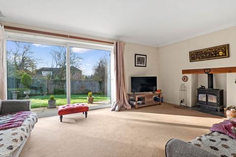 2 bedroom detached bungalow for sale, Badgers Oak, Mill Lane, Drakes Broughton, Pershore, Worcestershire.  WR10 2AF