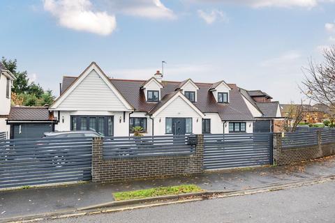 4 bedroom detached bungalow for sale, Rowan Walk, Hornchurch