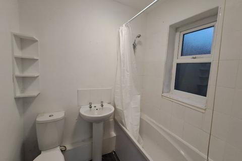 2 bedroom end of terrace house to rent, FerryHill DL17