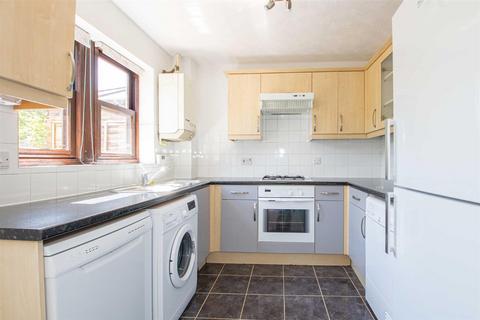 3 bedroom terraced house to rent, Boxberry Gardens, Walnut Tree, Milton Keynes