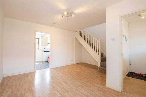 3 bedroom terraced house to rent, Boxberry Gardens, Walnut Tree, Milton Keynes