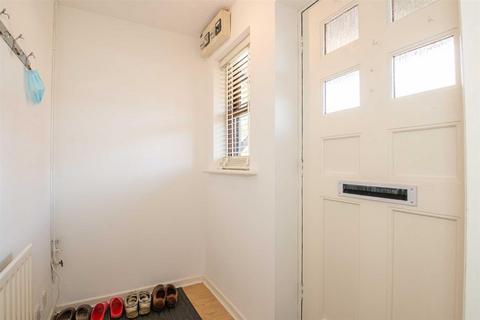 3 bedroom terraced house to rent, Boxberry Gardens, Walnut Tree, Milton Keynes