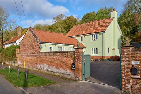 Wild Thyme Grove Road, Brockdish, Diss, IP21 4JP