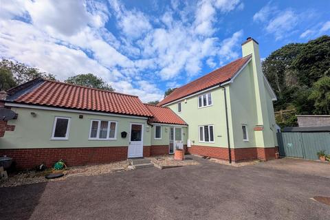 Wild Thyme Grove Road, Brockdish, Diss, IP21 4JP