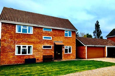 4 bedroom detached house for sale, Louies Lane, Diss IP22