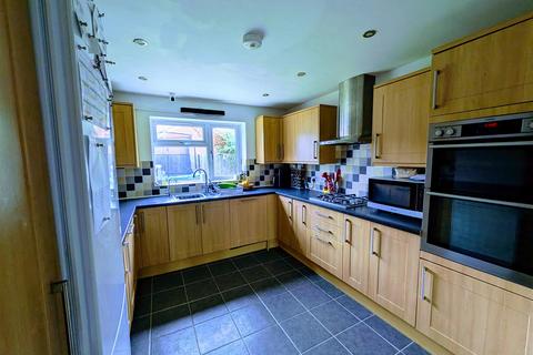 4 bedroom detached house for sale, Louies Lane, Diss IP22