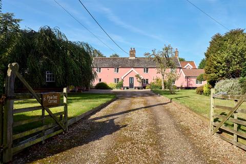 4 bedroom detached house for sale, The Street, Diss IP22