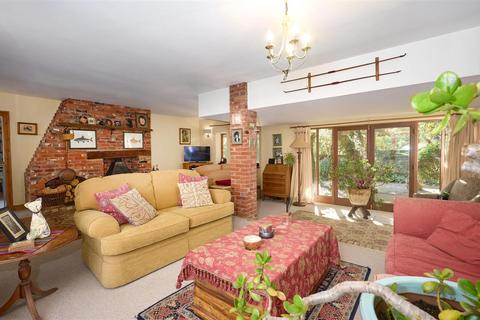 5 bedroom detached house for sale, Market Place, Norwich NR16