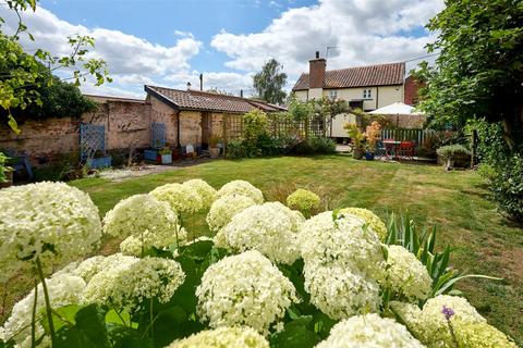 3 bedroom detached house for sale, Chapel Street, Diss IP22