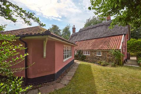 3 bedroom detached house for sale, Kenninghall Road, Diss IP22