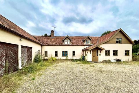 4 bedroom link detached house for sale, West Church Street, Norwich NR16