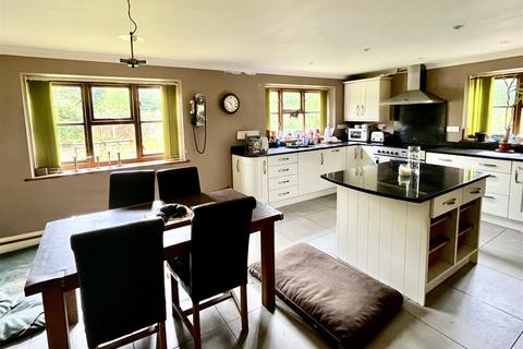 4 bedroom link detached house for sale, West Church Street, Norwich NR16