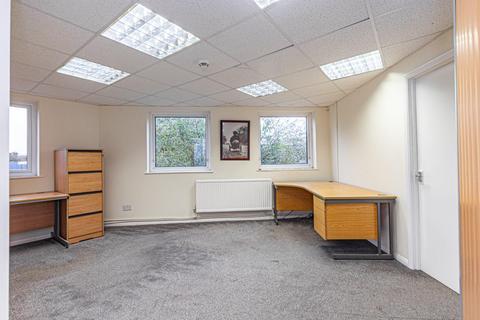 Office to rent, Cherrycourt Way, Leighton