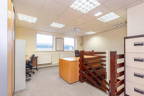 Office to rent, Cherrycourt Way, Leighton