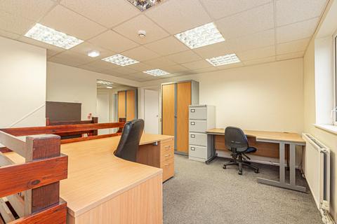 Office to rent, Cherrycourt Way, Leighton