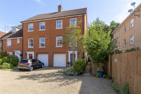 4 bedroom townhouse for sale, Skoulding Place, Halesworth IP19