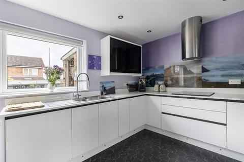 3 bedroom semi-detached house for sale, Lansbury Road, Halesworth IP19