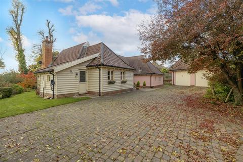 3 bedroom detached bungalow for sale, Hanbury Close, Halesworth IP19