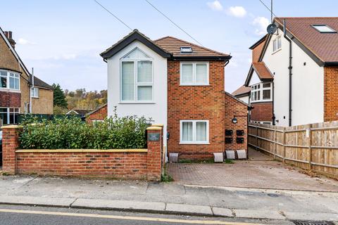 2 bedroom flat for sale, Fairdene Road, Coulsdon CR5