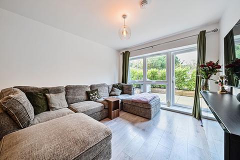 2 bedroom flat for sale, Fairdene Road, Coulsdon CR5