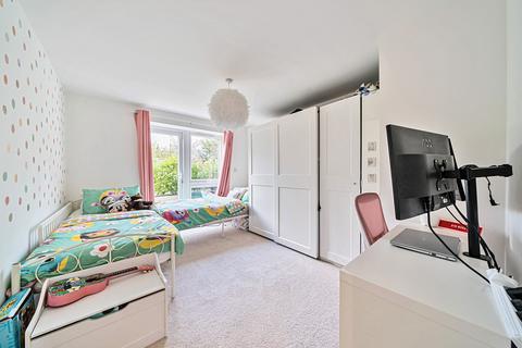 Flat 1, Dunlin House, 28e Fairdene Road, Coulsdon, CR5 1RA