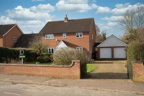 4 bedroom detached house for sale, Peasenhall Road, Halesworth IP19