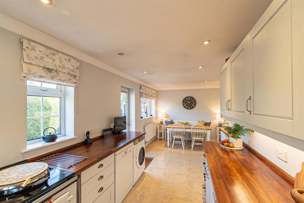 Kitchen/Breakfast Room