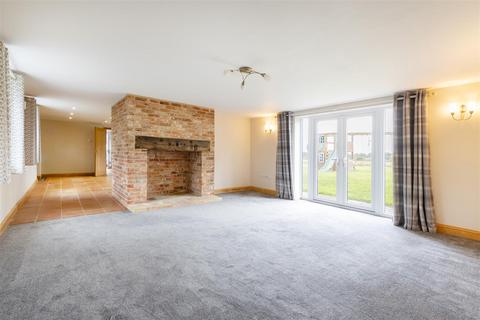 4 bedroom detached house for sale, The Street, Halesworth IP19