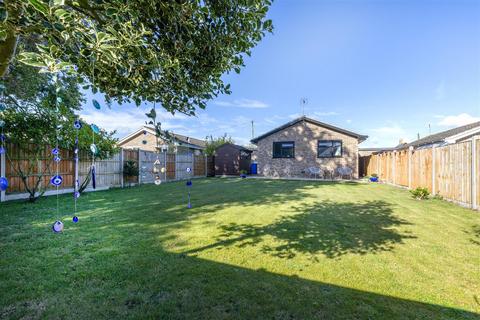 3 bedroom detached bungalow for sale, Barons Close, Halesworth IP19