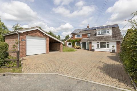 4 bedroom detached house for sale, Mill Road, Suffolk IP17