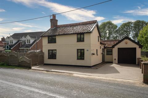 3 bedroom detached house for sale, The Street, Diss IP21