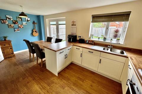 4 bedroom detached house for sale, Thresher Way, Harleston IP20