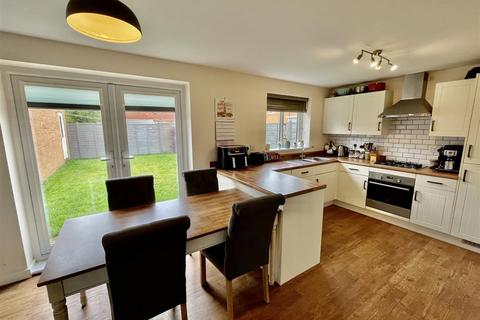 4 bedroom detached house for sale, Thresher Way, Harleston IP20